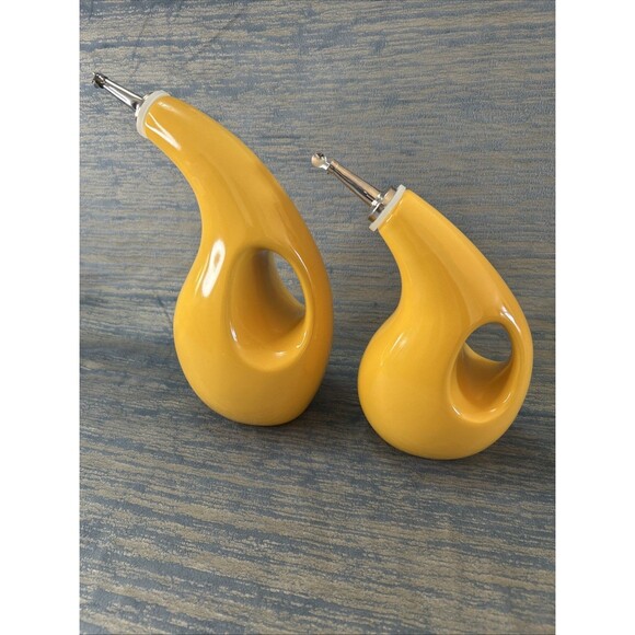 Rachael Ray 2 Piece EVOO Oil Vinegar Dispensers Mustard Yellow Ceramic Kitchen - Picture 5 of 7